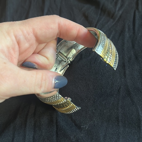 Spring opening bracelet bangle thick - Picture 2 of 2